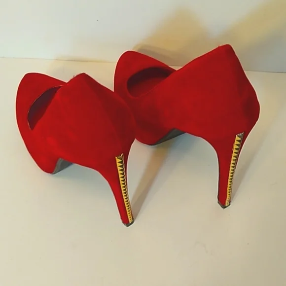 Body Center Heels Shoes Women have a little Scratches are inside of heels. - Picture 14 of 14